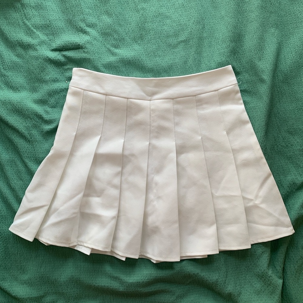 white tennis skirt